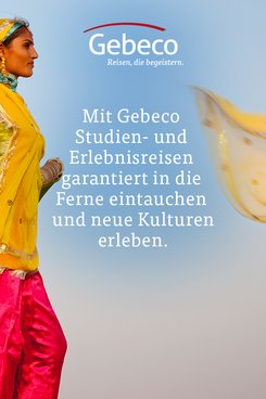 Frau in bunter, traditioneller Kleidung vor blauem Himmel; Text über Gebeco-Reisen und kulturelles Erleben. Verlinkung zu Gebeco Reisen Angeboten.