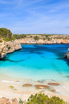Strand auf Mallorca symbolisiert Pauschalreiseangebote für Mallorca.